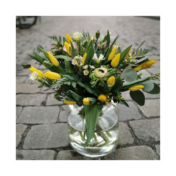 Bukett p�sketulipaner