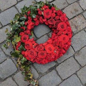 Krans, rde roser