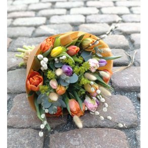 Tulipanbukett i flere farger